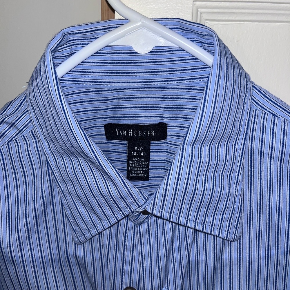 Van Heusen Light Blue and Navy Striped Dress Shirt S 14-14 1/2